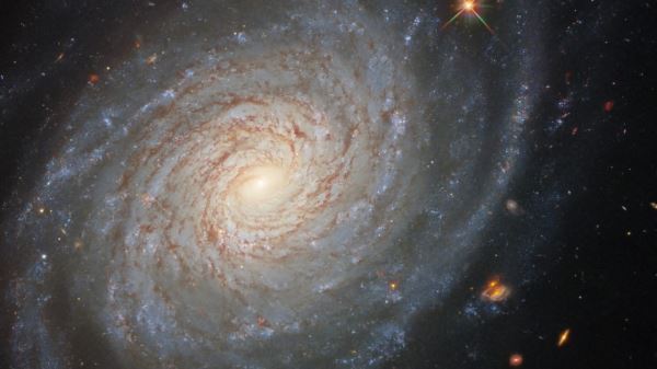 “Хаббл” получил детальное изображение NGC 976
