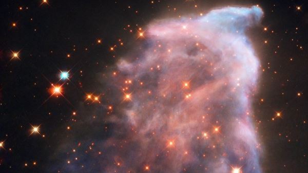 “Призрачная туманность” глазами космического телескопа “Хаббл”
