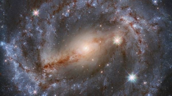 “Хаббл” показал спиральную галактику NGC 5643