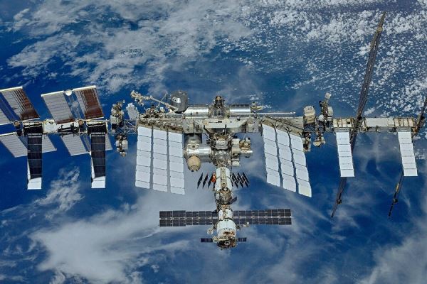 Корабль космических туристов отстыковался от МКС и возвращается на Землю