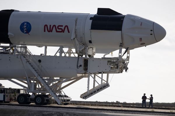НАСА и SpaceX отложили отстыковку Crew Dragon от МКС на неопределенный срок
