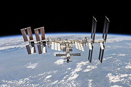 Новый российский экипаж МКС завершил первый выход в открытый космос