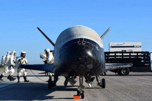 Рогозин считает, что США могут использовать беспилотный шаттл X-37B для выведения оружия в космос