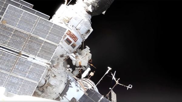 Российские космонавты на МКС завершили выход в открытый космос 